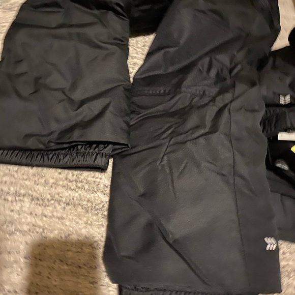 Snow suit - Picture 2 of 9